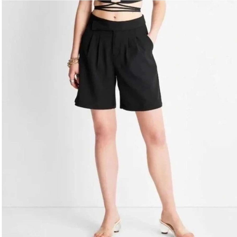 Future Collective Alani Noelle Pleated Trouser Shorts Women 12 Black Relaxed New